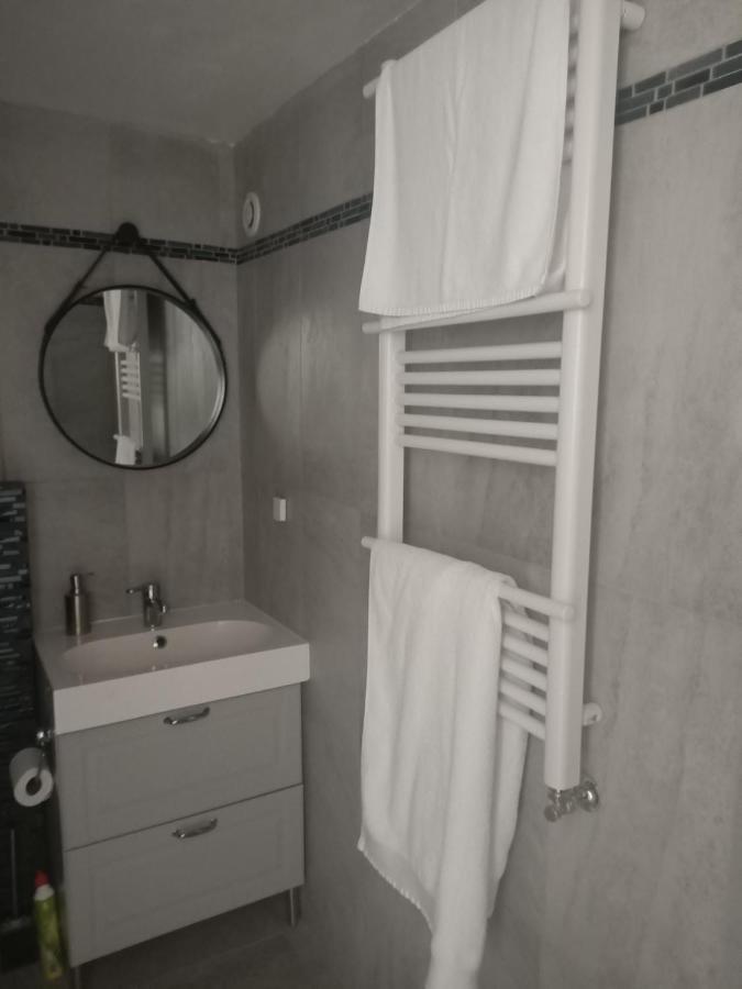 Le Petit Cocon - Parking Prive - Lyon Sud Apartment Venissieux Exterior photo